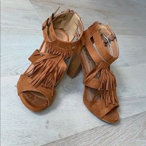 Adorable Boutique fringe heels!